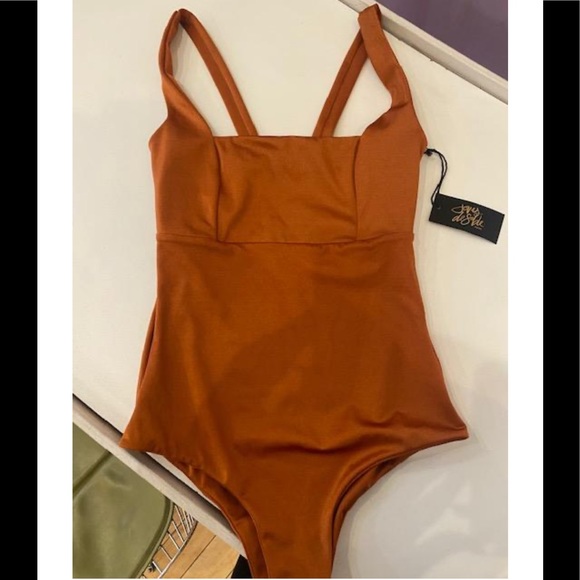 JouesDeSable xRevolve Ashley Brown Sugar 1pc Suit - Picture 6 of 7